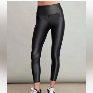 Carbon38 High Rise 7/8 Legging in Takara Shine Black